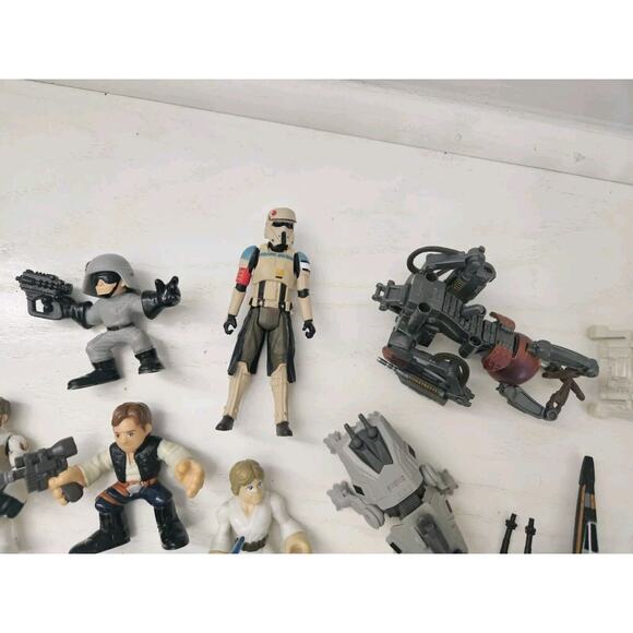 Star Wars action figures and accessories lot - Picture 3 of 11